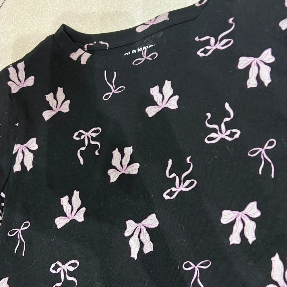 Old Navy Black Crewneck Sweater with Lilac Bow Print